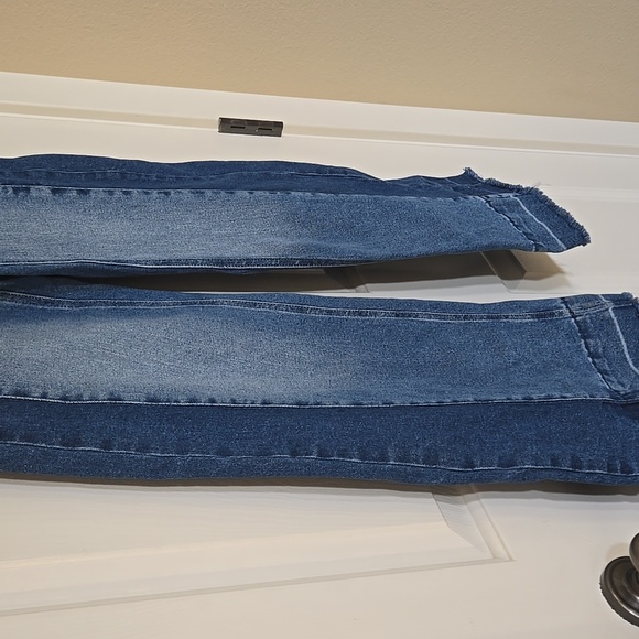 GAP High Rise Stride Wide Leg Jeans - Picture 5 of 9